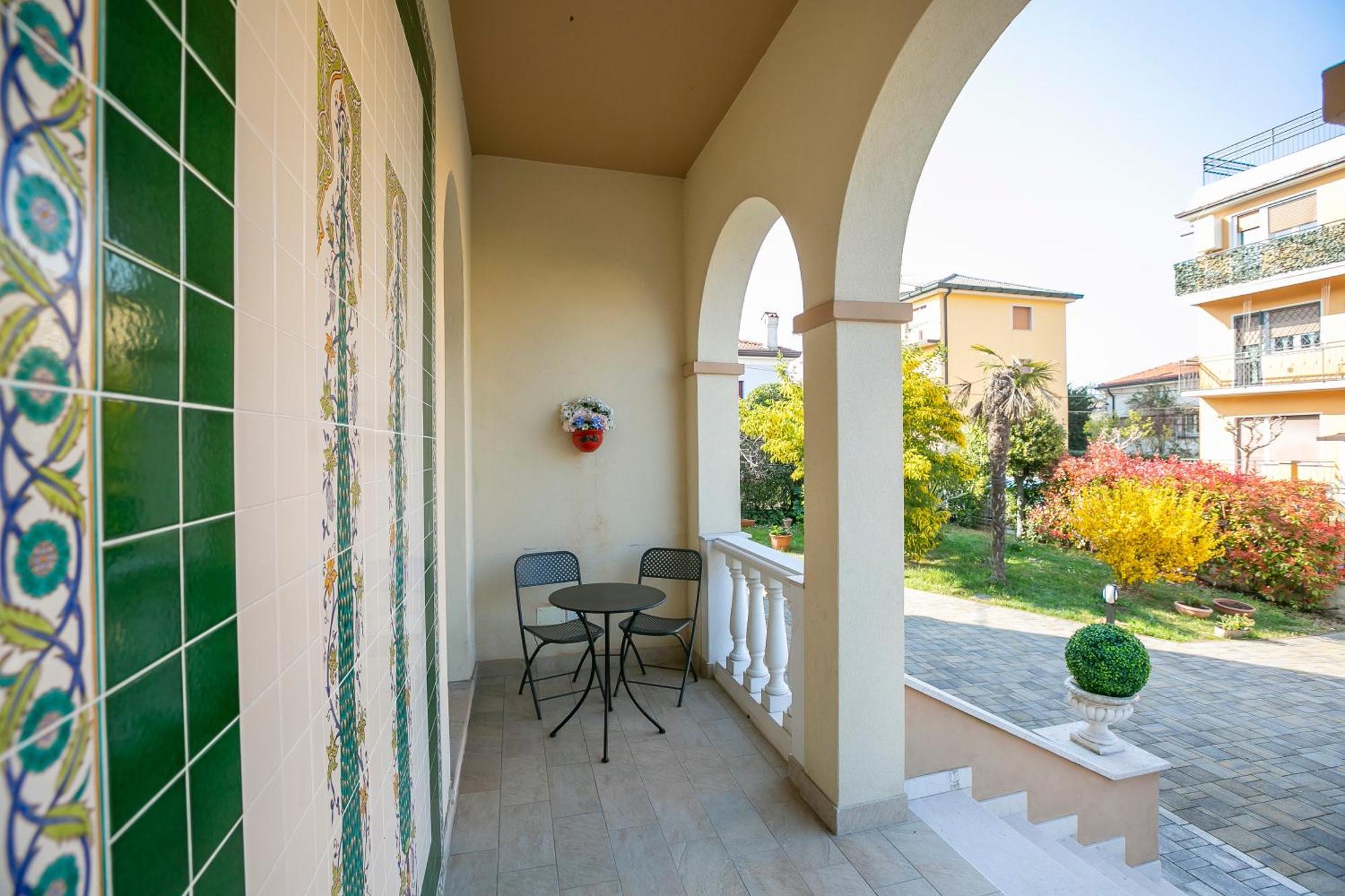 Villa Mimosa - Appartamento 2 - Happy Rentals Desenzano del Garda Eksteriør bilde